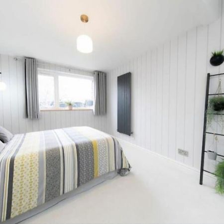 Recently Refurbished Home. 풀톤르필드 외부 사진